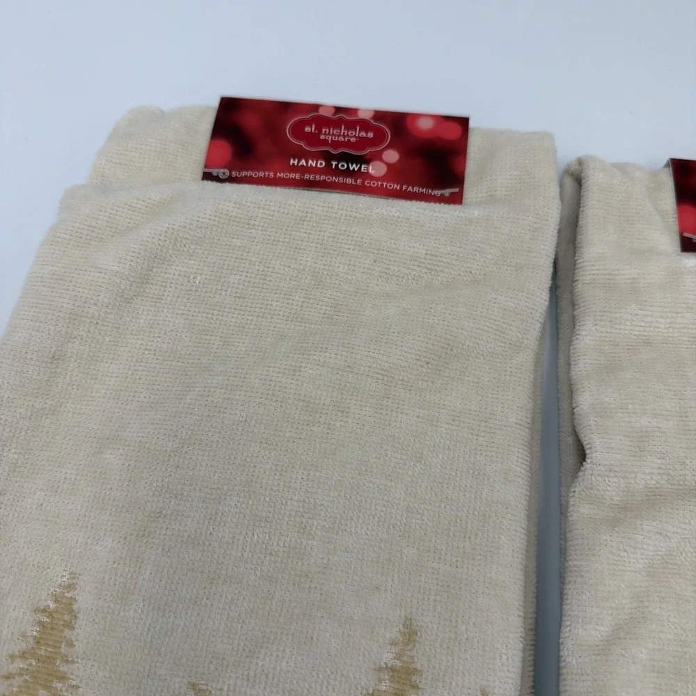 St Nicholas Square Holiday Truck Hand Towel -NEW Set Of 2